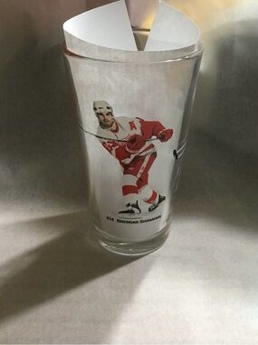 Detroit Red Wings Arby’s player glass.